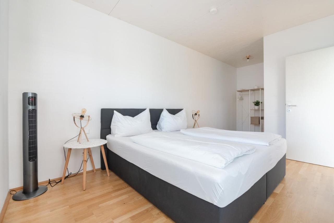 Helles, Neues Dg Apartment Mit Blick Zum Donauturm Wenen Buitenkant foto