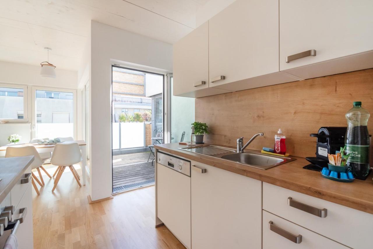 Helles, Neues Dg Apartment Mit Blick Zum Donauturm Wenen Buitenkant foto