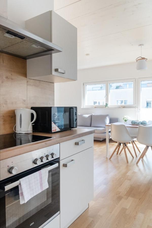 Helles, Neues Dg Apartment Mit Blick Zum Donauturm Wenen Buitenkant foto