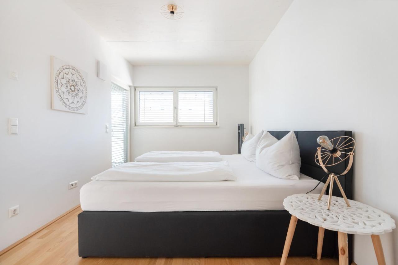 Helles, Neues Dg Apartment Mit Blick Zum Donauturm Wenen Buitenkant foto