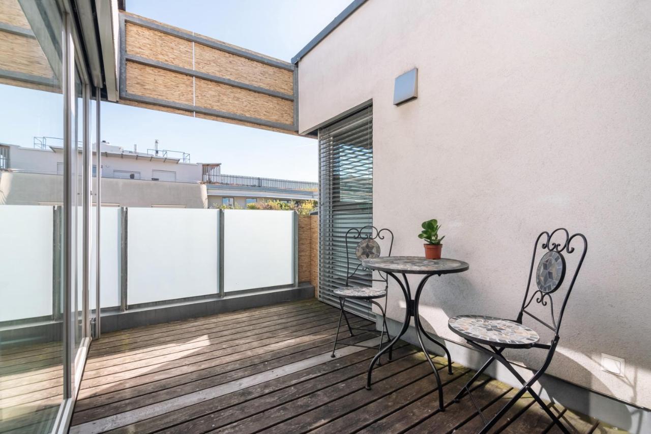 Helles, Neues Dg Apartment Mit Blick Zum Donauturm Wenen Buitenkant foto