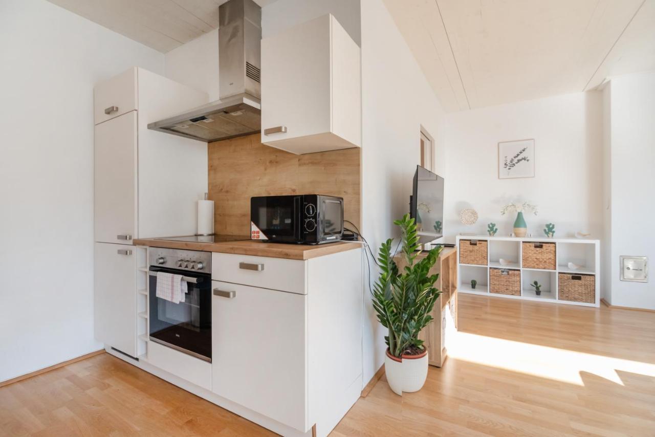 Helles, Neues Dg Apartment Mit Blick Zum Donauturm Wenen Buitenkant foto